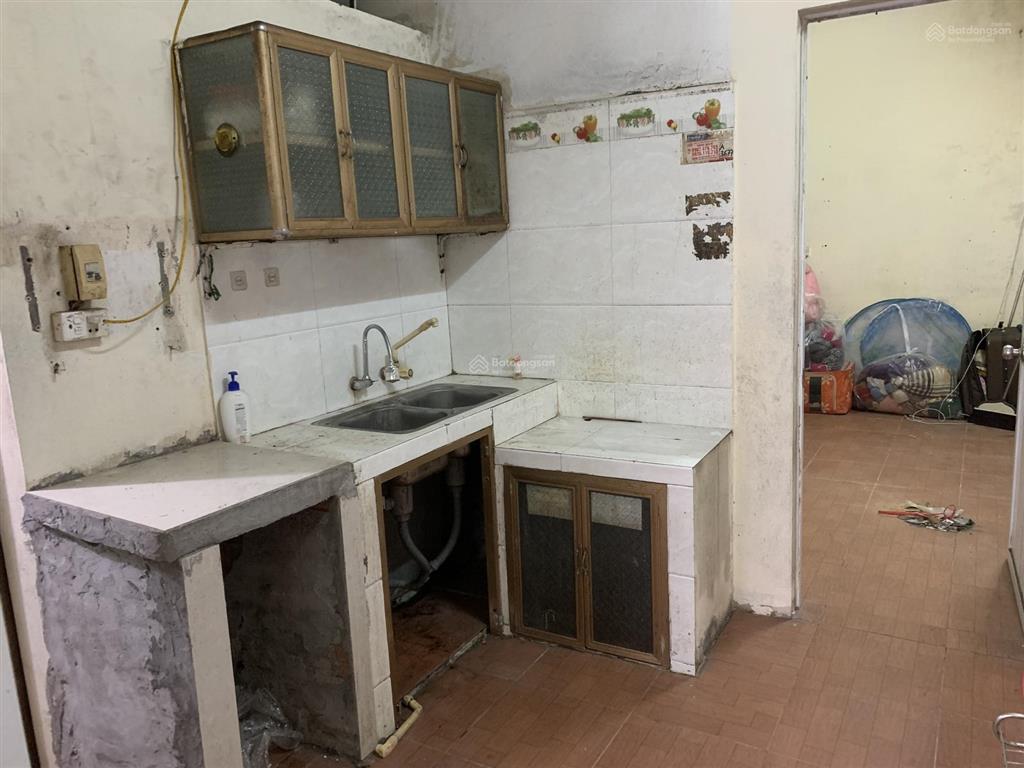 Cho thuê nhà cấp 4, gần ocp1 gia lâm dtich 100m2, mặt ngõ oto thông, sân để 2oto, giá mềm