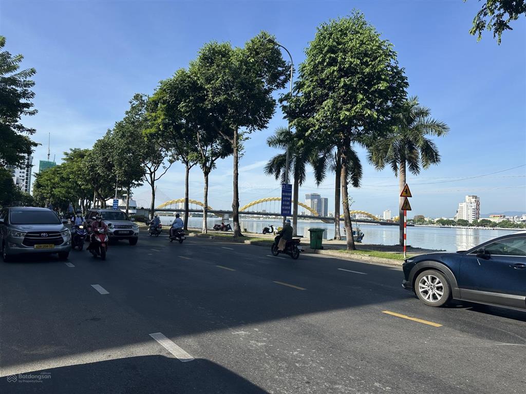 Cơ hội vàng sở hữu 2 mt trần hưng đạo ngay cầu sông hàn, giá 350 tr/m2 22x25m=541.1m2 view sông hàn