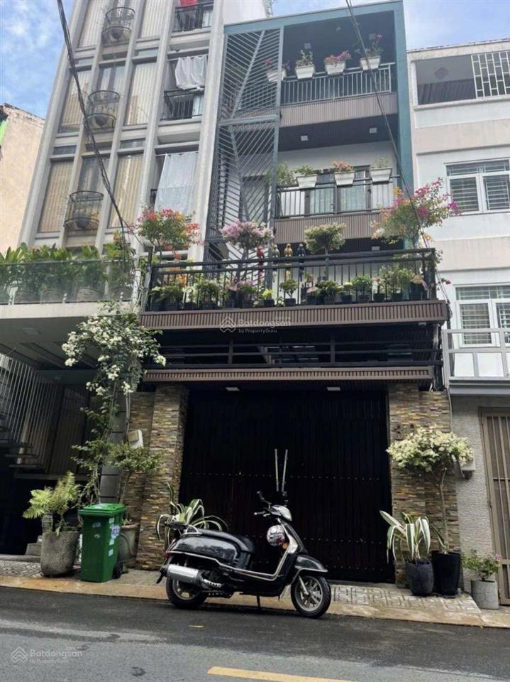 Siêu phẩm hai bà trưng  gần nhà thờ tân định (5.2m x 22m) trệt 3 lầu sân thượng tiện sửa mới