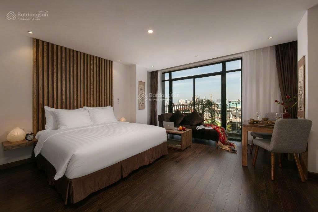 Siêu phẩm hai bà trưng  gần nhà thờ tân định (5.2m x 22m) trệt 3 lầu sân thượng tiện sửa mới