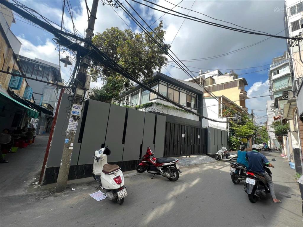 Siêu phẩm villa! (20mx15m) góc 2 mt hồ biểu chánh nguyễn văn trỗi chỉ 3x tỷ