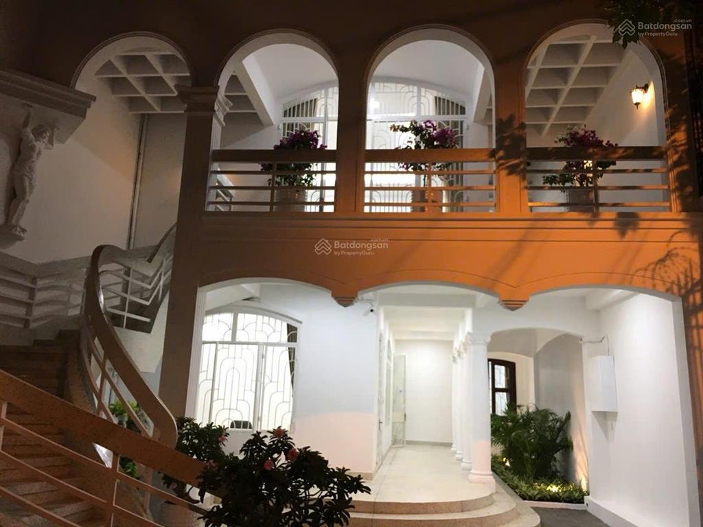 Nhà (8.2m x 29m) hẻm xe tải  nguyễn văn trỗi, được xây cao 8 tầng