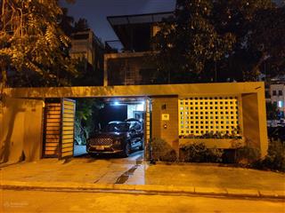 Bán bt 306m2, 5pn, 4wc tại phố việt hưng, 75 tỷ vnd