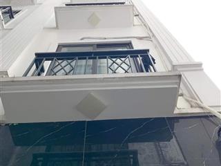 Bán mặt ngõ 68 đường cầu giấy, ô tô đỗ, ngõ kinh doanh, cho thuê, nhà mới dt 30m, 5 tầng/9.5 tỷ