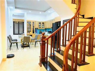Bán nhà ô chợ dừa, 35m², dân xây kiên cố, ngõ rộng vài bước ra phố, giá chỉ 6.05 tỷ