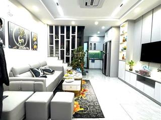 Nhà mới. 7 tầng thang máy. full nội thất