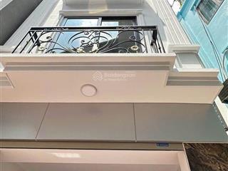 Sót lại 1 căn nhà 34m2, 4 tầng ngay trung tâm xã vân canh  hoài đức, 1.5km ra phố nhổn, giá 5.35tỷ