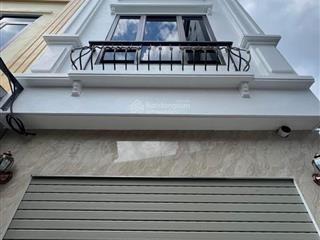 Siêu hiếm cực đẹp 31m2 nhà 4 tầng full nội thất giá rẻ 20m ra đường ô tô vân canh gần trường và chợ