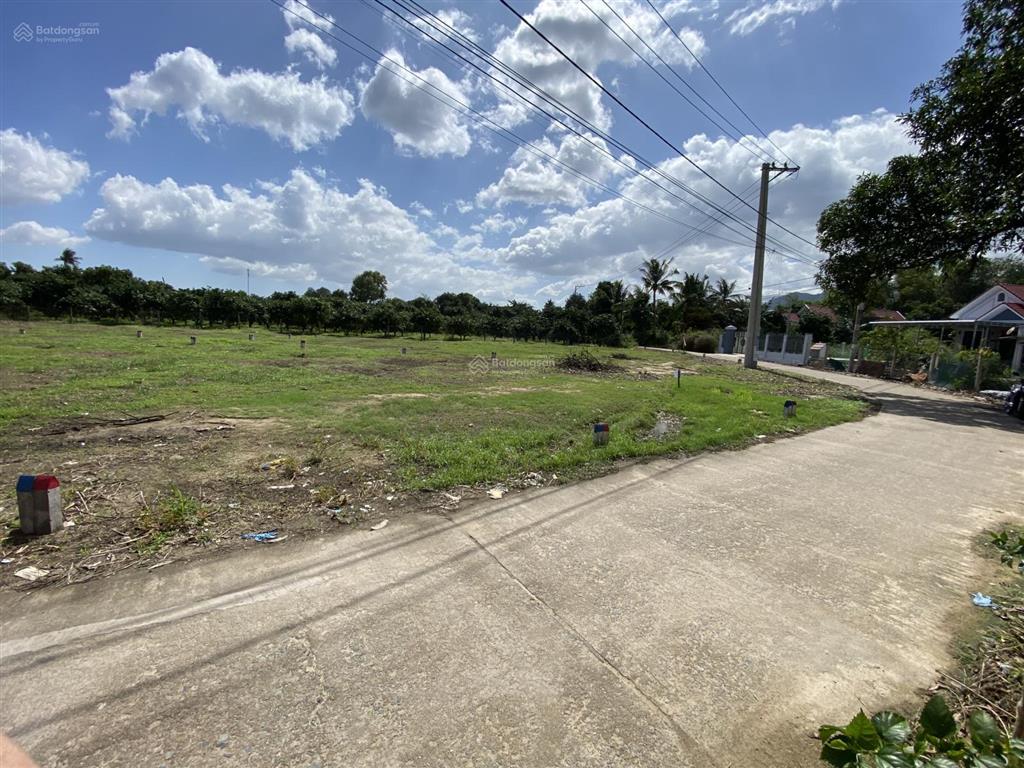 Gấp  bán đất khu an toàn suối tân, cam lâm gần giáp ql1a  chỉ 550 triệu  đường ô tô