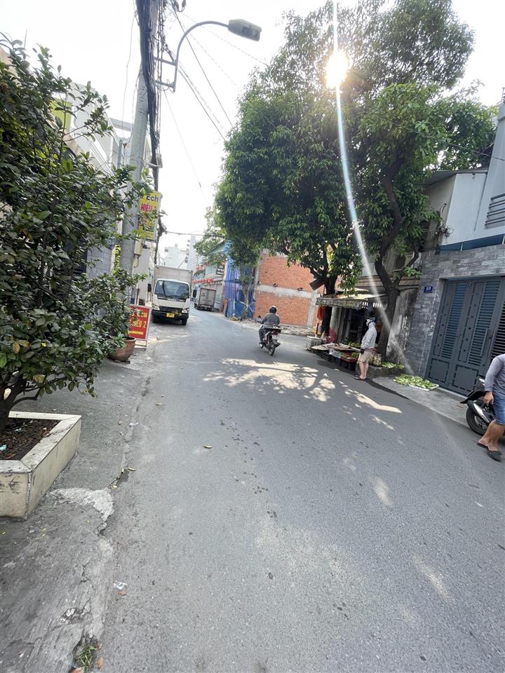 Ngộp bank gấp bán mtkd quang trung 5 tầng  5x21 thông nguyễn văn khối chỉ 140tr/m2