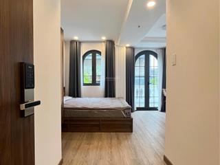 Căn hộ mới 100% nội thất cao cấp  ban công lớn  tone trầm ấm áp  ngay trung tâm phú nhuận