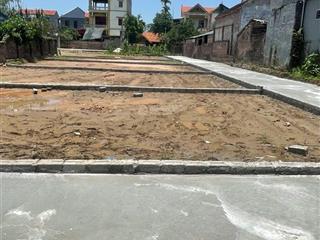 Vĩnh thượng  khai thái  phú xuyên  hà nội. ô tô đỗ cửa. cách 30m ra trục chính ô tô tránh