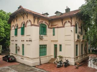 Biệt thự thượng lưu, mt võ thị sáu, p6, q3, dt 20m x 30m, cn 550m2, 1 hầm 3 tầng, giá bán 280 tỷ