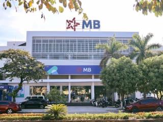 Mt kha vạn cân bank đang thuê ,20m x 40m ,cn 780m2 ,2 tầng ,ctxd 2 hầm 10 tầng ,giá bán 205tr/ m2