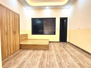 Bán nhà hoàng hoa thám  ba đình. dt 32m2, mt 4,5m, 3 tầng  giá 5.5 tỷ  nhà đẹp  gần ô tô