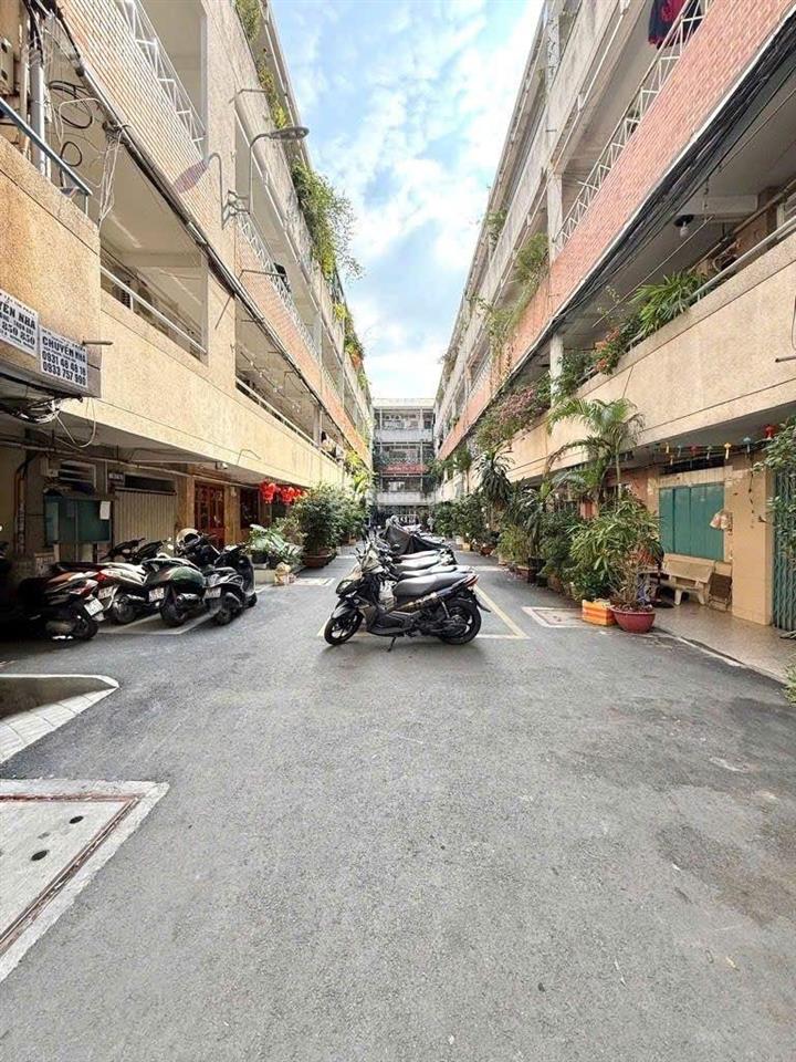 Chung cư nơ trang long 40m2  2 phòng ngủ  gần chợ nguyễn xí  nhỉnh 2 tỷ