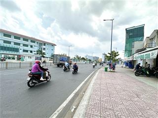 Nhà chính chủ ngay mt tên lửa xe hơi ngủ trong nhà 100m2 10 tỷ nhỉnh.