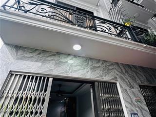 Phuơng canh, nam từ liêm. 33m2 5 tầng nhà đẹp. full nội thất, ngõ nông thoáng. giá 5.85
