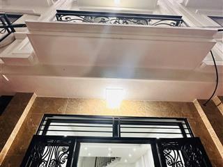 Phạm văn đồng, bắc từ liêm. 32m2 5 tầng nhà đẹp, xây mới. sổ nét, 40m ra phố. giá 7.15 tỷ