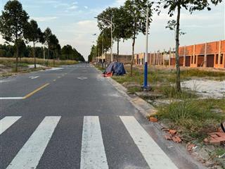 Mặt tiền kinh doanh đường d7 kcn bàu bàng, sổ hồng sẵn 150m2 full thổ cư