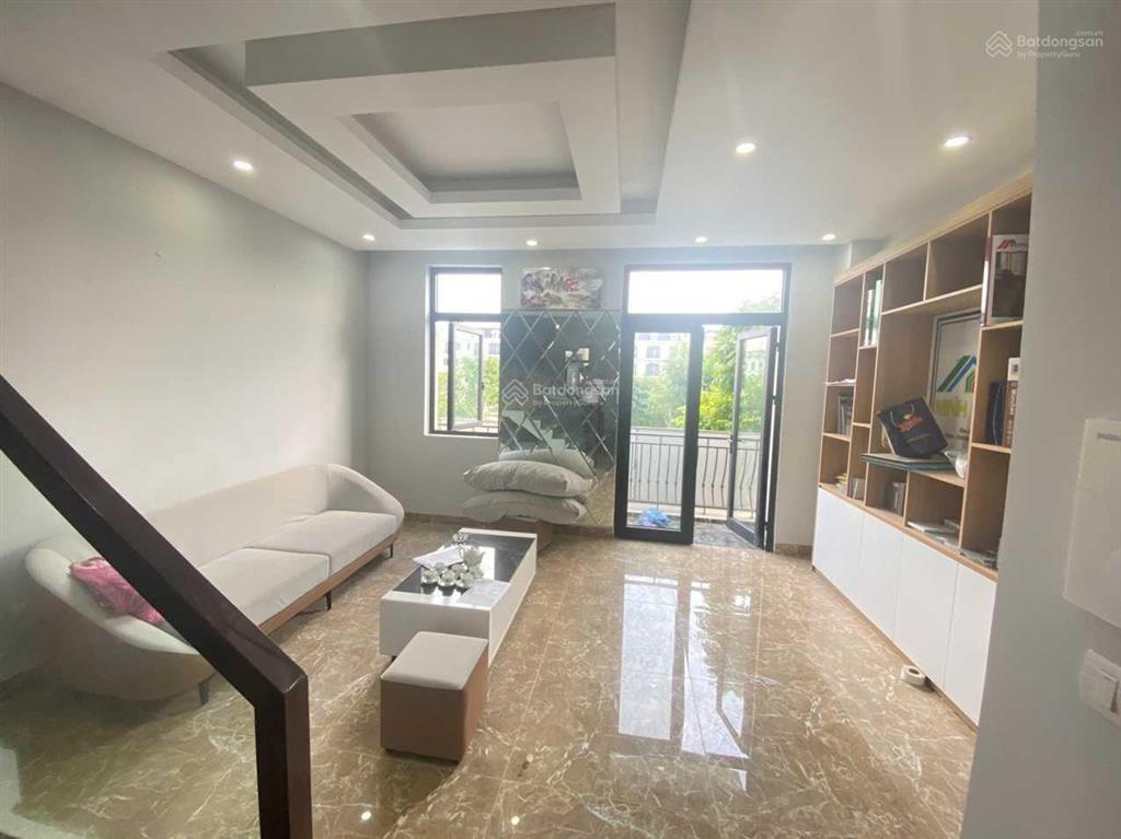 Cho thuê biệt thự lk vinhomes nội thất đẹp giá rẻ nhất. ưu tiên ở lâu dài sạch sẽ