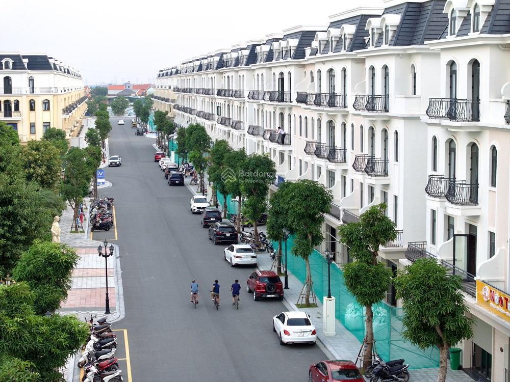 Cho thuê biệt thự lk vinhomes nội thất đẹp giá rẻ nhất. ưu tiên ở lâu dài sạch sẽ