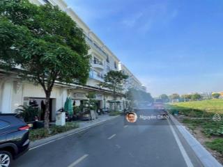 Nhà nguyên căn vạn phúc làm kho, dt 7x21m nhà 1 trệt + 4 lầu  giá 17 triệu/ tháng