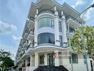 Cho thuê căn góc 2 mặt tiền (hầm + 4 tầng) đường 25m, ví trí siêu đỉnh ngăn sẵn kính hệ thống pccc