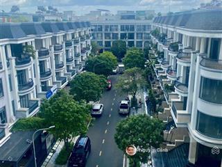 Nhà thô cho thuê,dt 7 x 20 hợp đồng lâu dài 8 năm,hoàn thiện làm văn phòng.