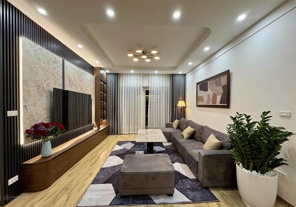 Bán căn hộ chung cư golden land, 124m, 3 ngủ, full nội thất , tầng trung đẹp, giá 8.8 tỷ
