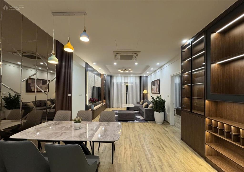 Giá thật! bán căn hộ 108m2, 3 ngủ chung cư c14 tố hữu, full nội thất, giá 7.6 tỷ