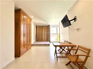 Căn hộ studio  full nội thất  cửa sổ trời, ban công  ngay cầu lê văn sỹ