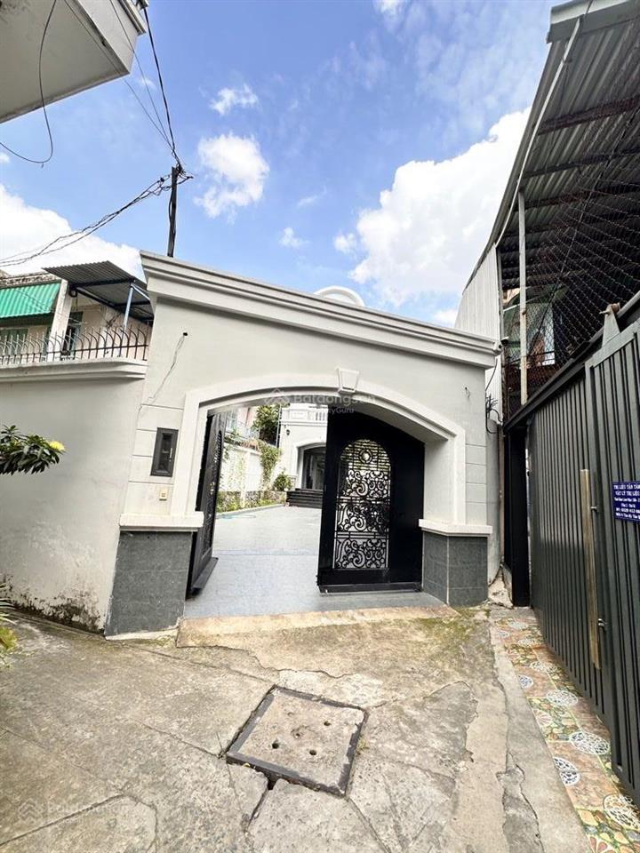 Bán siêu biệt thự tân kỳ tân quý  bình tân 330m2 có hồ bơi  5pn hẻm trước nhà 6m chỉ 19 tỷ