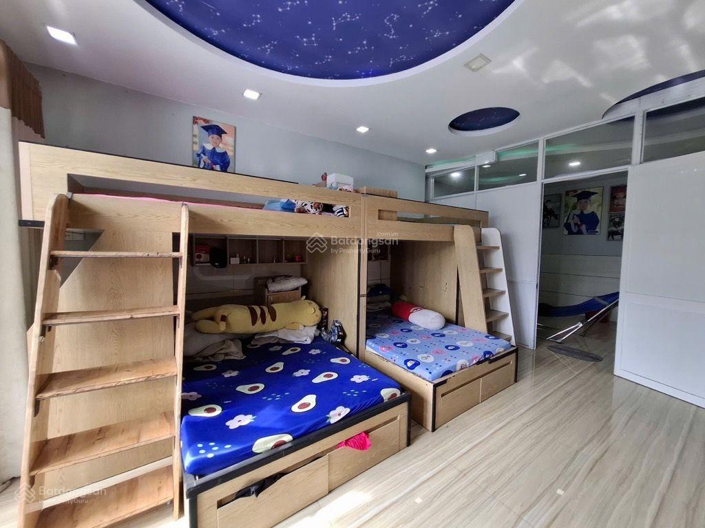 Bán nhà bình tân gần 200m2 ngang khủng 10m hẻm xe tải  kết cấu 5 tầng có thang máy  chỉ 18.2 tỷ