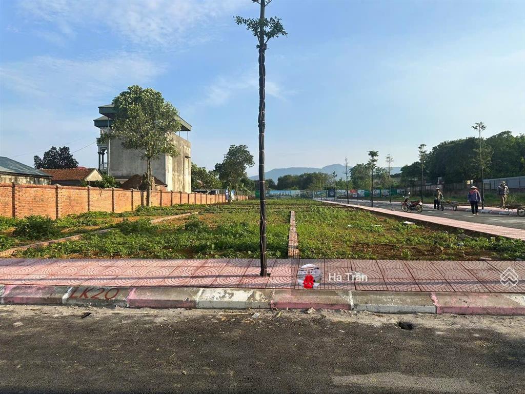 Tái định cư phú cát vai déo giáp khu công nghệ cao hoà lạc thạch thất dt107m mặt tiền 6m giá 3 tỷ