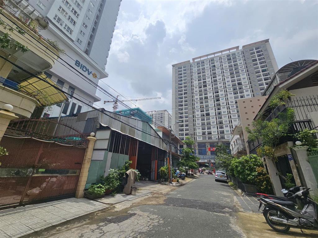 Giảm 3tỷ bán đất compound biệt thự nguyễn xí f26 bình thạnh. 12x17m dtcn 206m2 ctxd 4 tầng giá 33tỷ