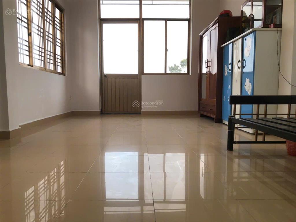 Mặt tiền gần nguyễn tri phương, q10  4 tầng, 35m2, 4pn, ở hay kinh doanh đề hợp lí, chỉ 11,6 tỷ