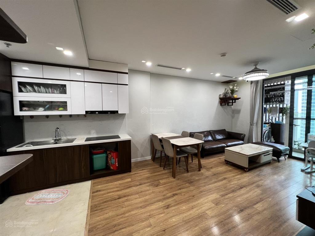 Chính chủ cần bán căn hộ 2pn  bc mát mẻ  view thoáng  nhà full đồ giá 6.4 tỷ chung cư bea sky