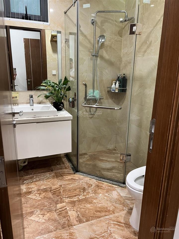 Chính chủ cần bán căn hộ 2pn  bc mát mẻ  view thoáng  nhà full đồ giá 6.4 tỷ chung cư bea sky