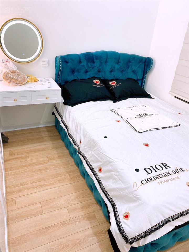 Tôi chính chủ cần bán căn 2pn  nhà full đồ giá 5.76 tỷ tòa cc rice city toà trung kđt tây linh đàm