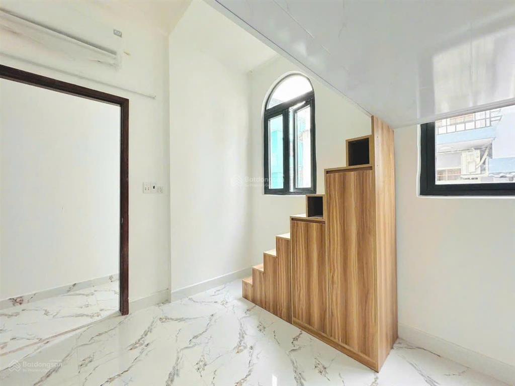 Trống lại 1 phòng gác cao  gía ưu đãi ban công full nội thất ngay nguyễn ảnh thủ  tô ký  cvpm