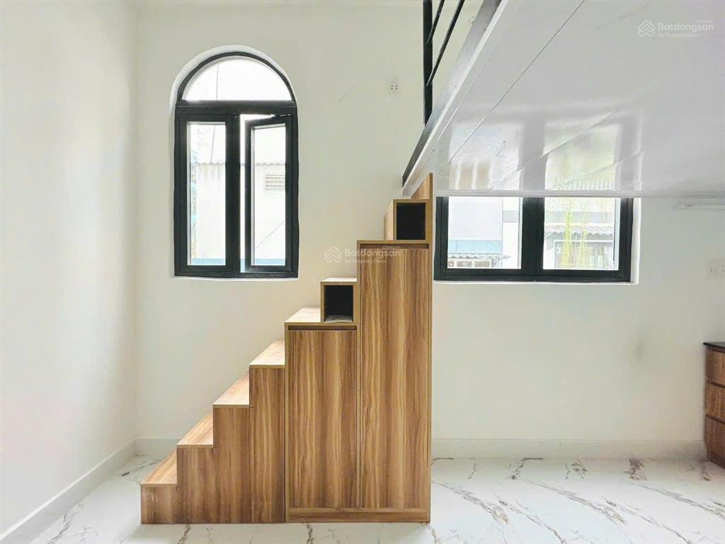 Trống lại 1 phòng gác cao  gía ưu đãi ban công full nội thất ngay nguyễn ảnh thủ  tô ký  cvpm