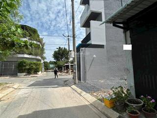 Nóng  bán lô đất lọt khe sát lô 2 mặt tiền  đường xe 8m, dt 58m2  giá nhỉnh 3 tỷ.