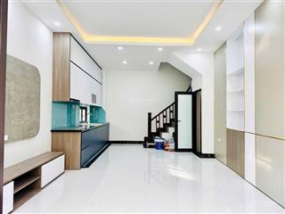 Nhà xinh tại đặng vũ hỷ chỉ xách vali về ở!
cách mặt phố lớn chỉ 200m, gần chợ gần trường