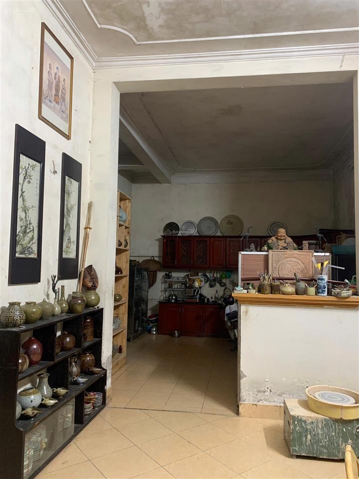 Bán căn nhà đất diện tích 140m2, có nhà 3t, 6pn tại đường bưởi, ngọc hà, sđcc, giá bán 27 tỷ có tl