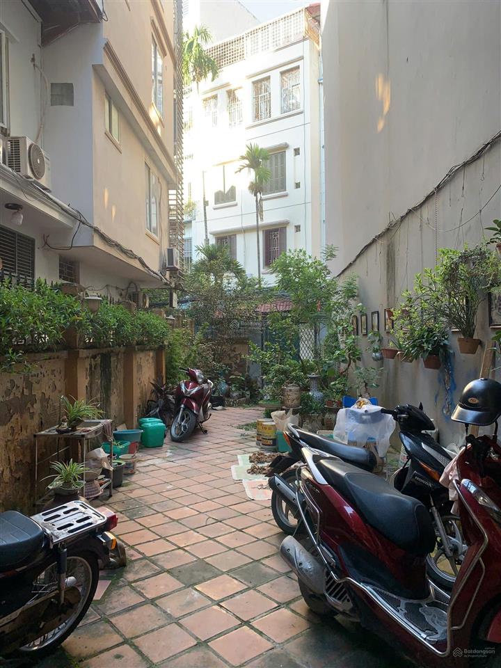 Bán nhà đất tại ngõ 462 đường bưởi, ba đình 140m2, 2 mặt thoáng, nhà 3t, 6pn, phù hợp để ở, đầu tư