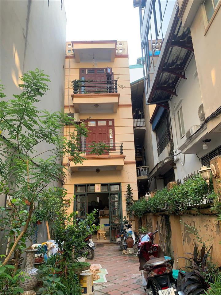 Bán nhà đất tại ngõ 462 đường bưởi, ba đình 140m2, 2 mặt thoáng, nhà 3t, 6pn, phù hợp để ở, đầu tư