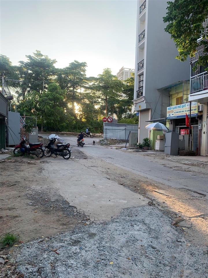 Bán nhà đất tại ngõ 462 đường bưởi, ba đình 140m2, 2 mặt thoáng, nhà 3t, 6pn, phù hợp để ở, đầu tư