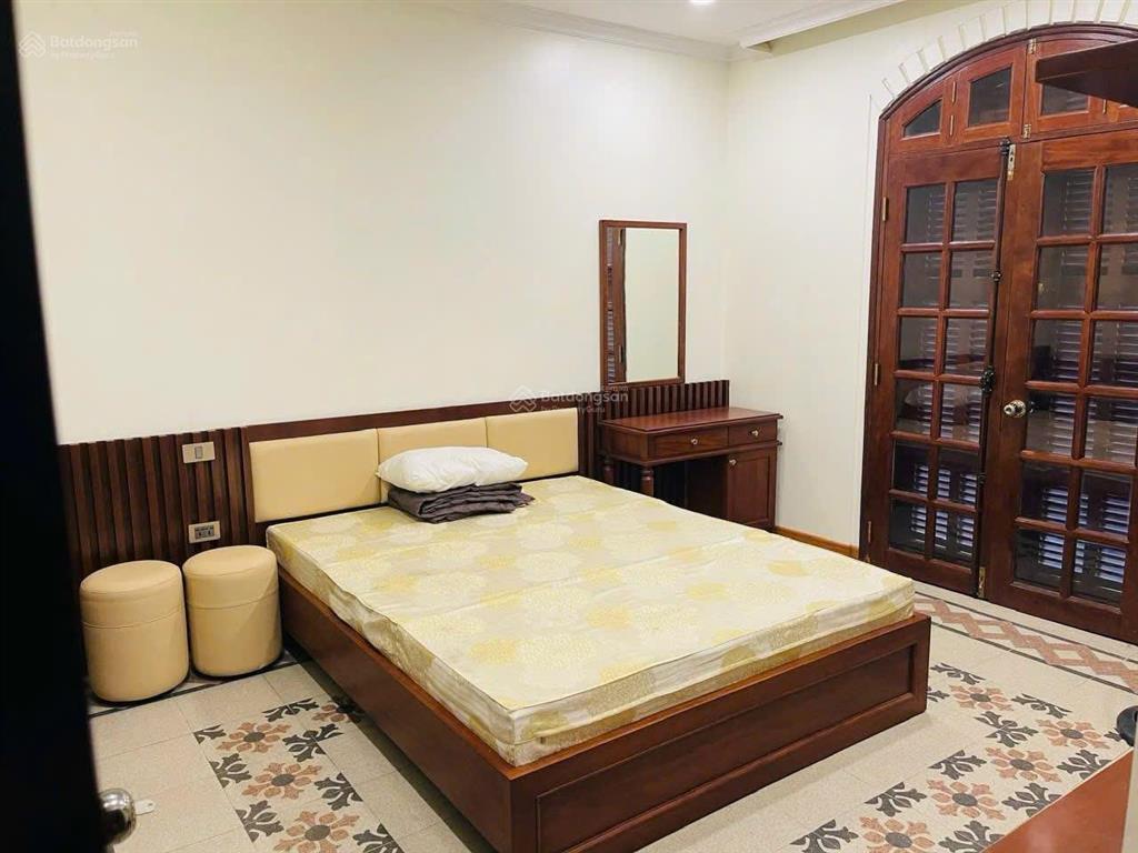 Biệt thự lô góc đường xuân diệu, tây hồ, dt100m2, 5 tầng, thang máy, full nội thất, mặt tiền 9,50m.