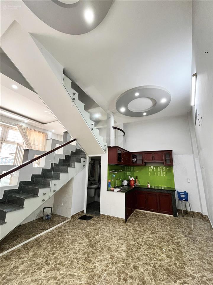 Nhà 3 tầng 80m2 (10x9) hxh 5m đường linh đông gần lý tế xuyên, chợ thủ đức giá 6,7 tỷ